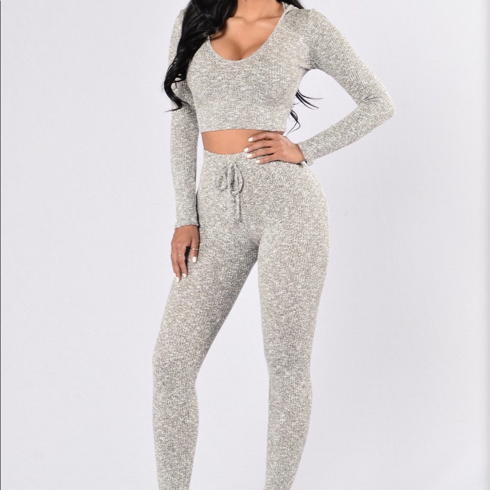 Fashion Nova wonderlust leggings